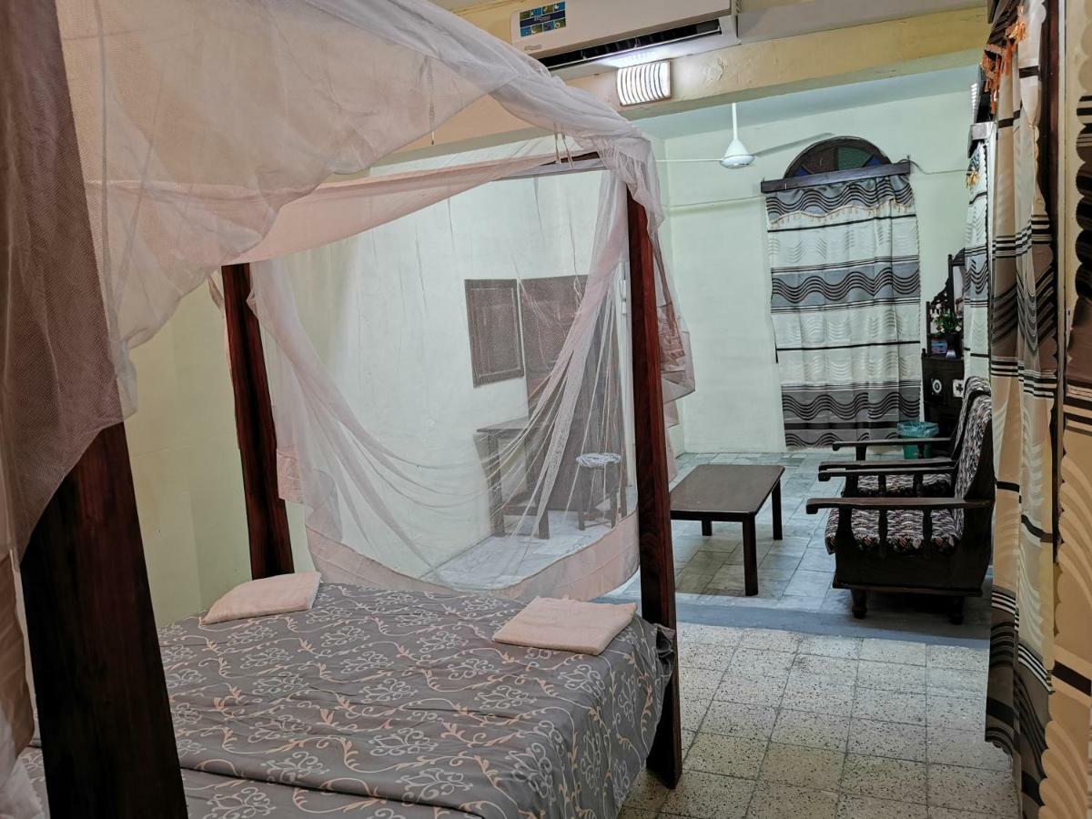 Crown Hotel Zanzibar Luaran gambar
